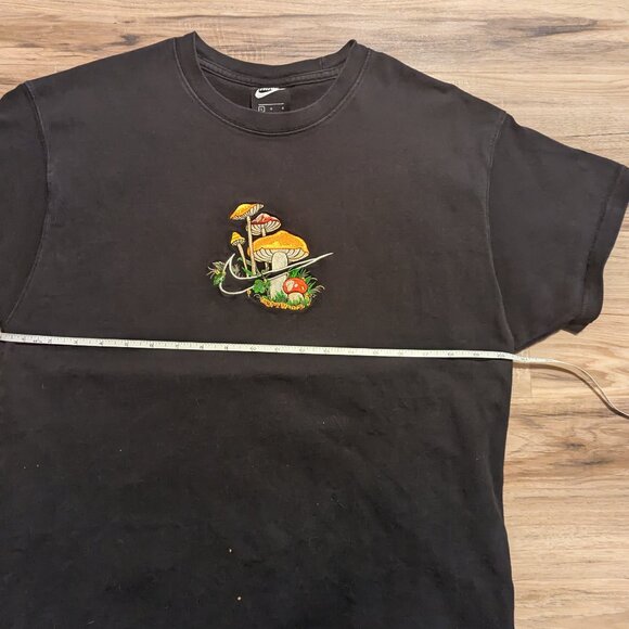 Nike Black Mushroom Embroidery T-Shirt, L - Picture 5 of 9